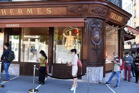 Hermès accorde une prime exceptionnelle de 4 000 euros à tous .